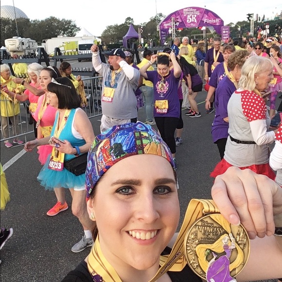 Meet your Posher, April - Picture 3 of 4